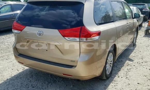 Acheter Occasion Voiture Toyota Sienna Beige à Lagos, État de Lagos Acheter Occasion Voiture Toyota Sienna Beige à Lagos, État de Lagos