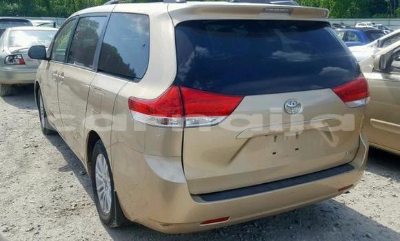 Acheter Occasion Voiture Toyota Sienna Beige à Lagos, État de Lagos Acheter Occasion Voiture Toyota Sienna Beige à Lagos, État de Lagos