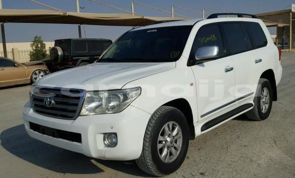 Acheter Occasion Voiture Toyota Land Cruiser Blanc à Warri, État du Delta Acheter Occasion Voiture Toyota Land Cruiser Blanc à Warri, État du Delta