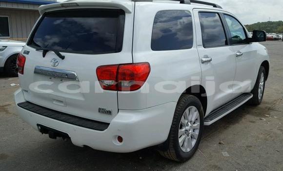 Acheter Occasion Voiture Toyota Land Cruiser Blanc à Warri, État du Delta Acheter Occasion Voiture Toyota Land Cruiser Blanc à Warri, État du Delta