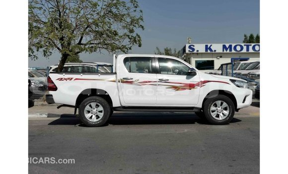 Acheter Import Voiture Toyota Hilux Blanc à Import - Dubai, État d'Abia Acheter Import Voiture Toyota Hilux Blanc à Import - Dubai, État d'Abia