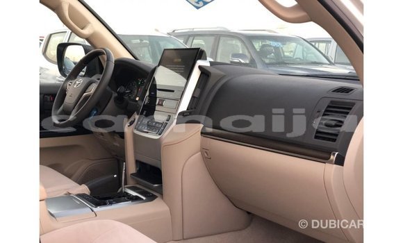 Buy Import Toyota Land Cruiser White Car in Import - Dubai in Abia State Buy Import Toyota Land Cruiser White Car in Import - Dubai in Abia State