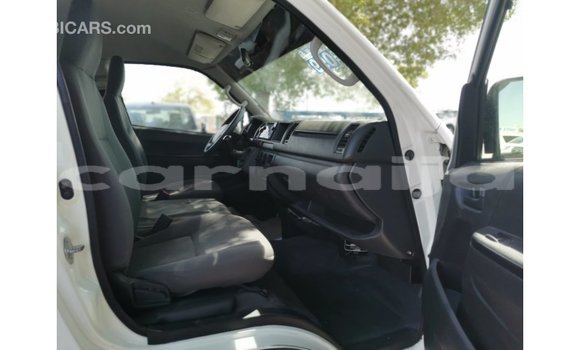 Acheter Import Voiture Toyota Hiace Blanc à Import - Dubai, État d'Abia Acheter Import Voiture Toyota Hiace Blanc à Import - Dubai, État d'Abia