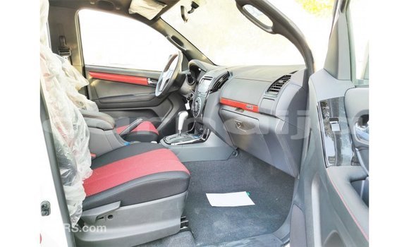 Buy Import Isuzu Rodeo White Car in Import - Dubai in Abia State Buy Import Isuzu Rodeo White Car in Import - Dubai in Abia State