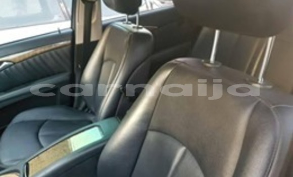 Acheter Occasion Voiture Mercedes-Benz E–Class Blanc à Kaduna, État de Kaduna Acheter Occasion Voiture Mercedes-Benz E–Class Blanc à Kaduna, État de Kaduna