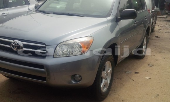 Acheter Occasion Voiture Toyota RAV4 Beige à Abuja, État de Lagos Acheter Occasion Voiture Toyota RAV4 Beige à Abuja, État de Lagos