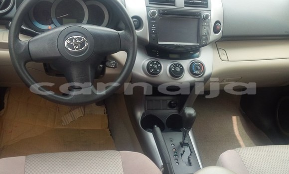 Acheter Occasion Voiture Toyota RAV4 Beige à Abuja, État de Lagos Acheter Occasion Voiture Toyota RAV4 Beige à Abuja, État de Lagos