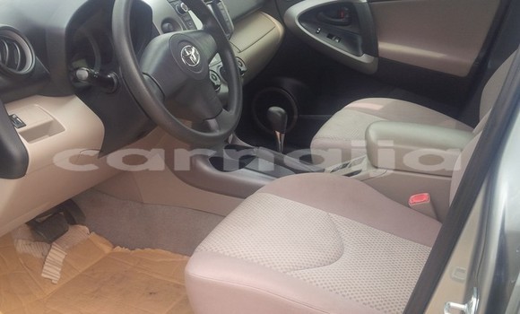 Acheter Occasion Voiture Toyota RAV4 Beige à Abuja, État de Lagos Acheter Occasion Voiture Toyota RAV4 Beige à Abuja, État de Lagos