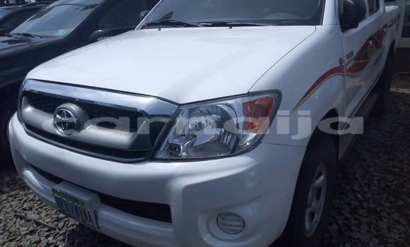 Buy Used Toyota Hilux White Car in Port Harcourt in Rivers State