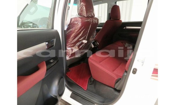 Acheter Import Voiture Toyota Hilux Blanc à Import - Dubai, État d'Abia Acheter Import Voiture Toyota Hilux Blanc à Import - Dubai, État d'Abia