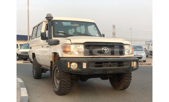Buy Import Toyota Land Cruiser White Car in Import - Dubai in Abia State Buy Import Toyota Land Cruiser White Car in Import - Dubai in Abia State