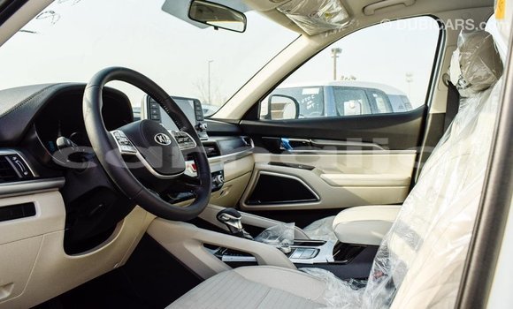 Acheter Import Voiture Kia Carens Blanc à Import - Dubai, État d'Abia Acheter Import Voiture Kia Carens Blanc à Import - Dubai, État d'Abia