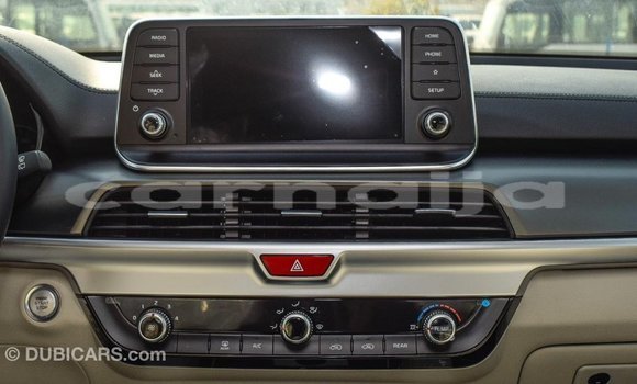 Acheter Import Voiture Kia Carens Blanc à Import - Dubai, État d'Abia Acheter Import Voiture Kia Carens Blanc à Import - Dubai, État d'Abia