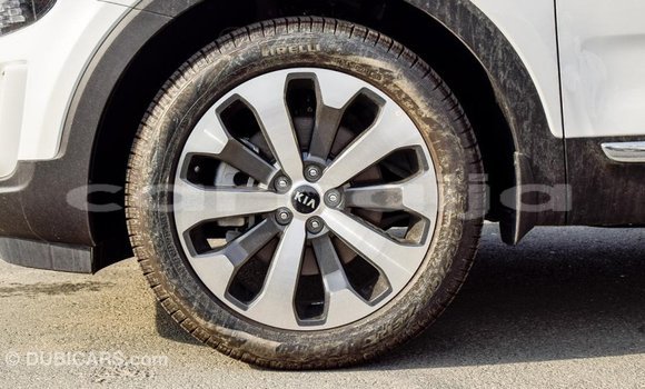 Acheter Import Voiture Kia Carens Blanc à Import - Dubai, État d'Abia Acheter Import Voiture Kia Carens Blanc à Import - Dubai, État d'Abia