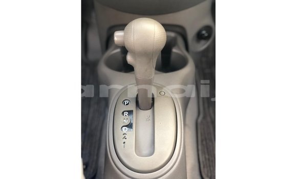 Acheter Import Voiture Nissan Sunny Blanc à Import - Dubai, État d'Abia Acheter Import Voiture Nissan Sunny Blanc à Import - Dubai, État d'Abia