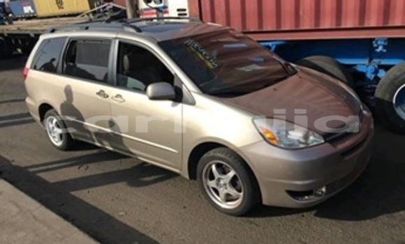 Buy Used Toyota Sienna Beige Car in Lagos in Lagos State Buy Used Toyota Sienna Beige Car in Lagos in Lagos State