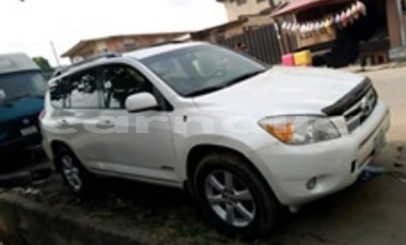 Buy Used Toyota RAV4 White Car in Lagos in Lagos State Buy Used Toyota RAV4 White Car in Lagos in Lagos State