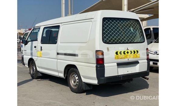 Acheter Import Utilitaire Mitsubishi Van Blanc à Import - Dubai, État d'Abia Acheter Import Utilitaire Mitsubishi Van Blanc à Import - Dubai, État d'Abia