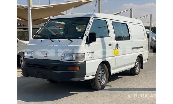 Acheter Import Utilitaire Mitsubishi Van Blanc à Import - Dubai, État d'Abia Acheter Import Utilitaire Mitsubishi Van Blanc à Import - Dubai, État d'Abia