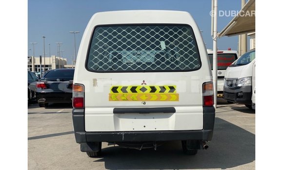 Acheter Import Utilitaire Mitsubishi Van Blanc à Import - Dubai, État d'Abia Acheter Import Utilitaire Mitsubishi Van Blanc à Import - Dubai, État d'Abia