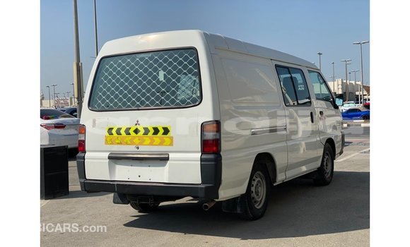 Acheter Import Utilitaire Mitsubishi Van Blanc à Import - Dubai, État d'Abia Acheter Import Utilitaire Mitsubishi Van Blanc à Import - Dubai, État d'Abia