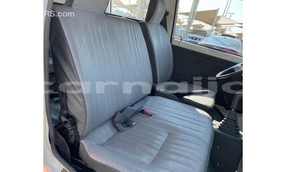 Acheter Import Utilitaire Mitsubishi Van Blanc à Import - Dubai, État d'Abia Acheter Import Utilitaire Mitsubishi Van Blanc à Import - Dubai, État d'Abia