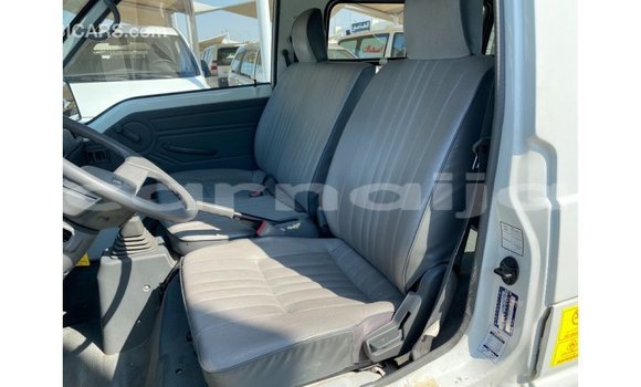 Acheter Import Utilitaire Mitsubishi Van Blanc à Import - Dubai, État d'Abia Acheter Import Utilitaire Mitsubishi Van Blanc à Import - Dubai, État d'Abia