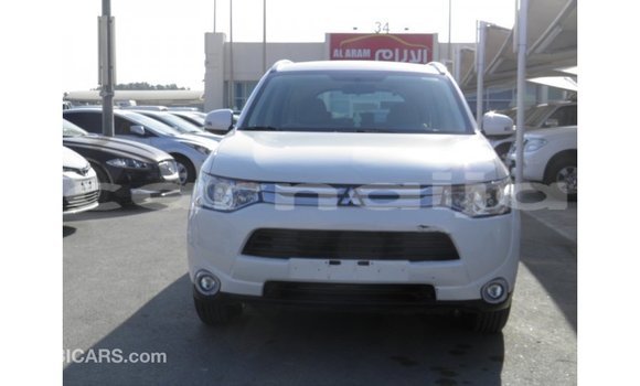 Buy Import Mitsubishi Outlander White Car in Import - Dubai in Abia State Buy Import Mitsubishi Outlander White Car in Import - Dubai in Abia State