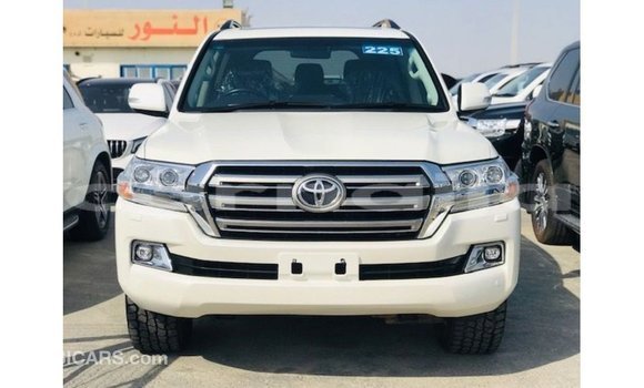 Acheter Import Voiture Toyota Land Cruiser Blanc à Import - Dubai, État d'Abia Acheter Import Voiture Toyota Land Cruiser Blanc à Import - Dubai, État d'Abia