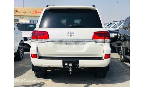 Acheter Import Voiture Toyota Land Cruiser Blanc à Import - Dubai, État d'Abia Acheter Import Voiture Toyota Land Cruiser Blanc à Import - Dubai, État d'Abia