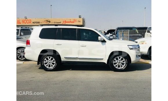 Acheter Import Voiture Toyota Land Cruiser Blanc à Import - Dubai, État d'Abia Acheter Import Voiture Toyota Land Cruiser Blanc à Import - Dubai, État d'Abia