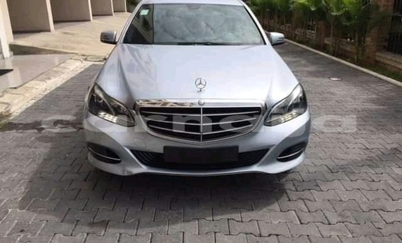 Acheter Neuf Voiture Mercedes-Benz E–Class Gris à Nsukka, Enugu Acheter Neuf Voiture Mercedes-Benz E–Class Gris à Nsukka, Enugu
