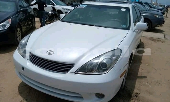 Buy Used Lexus ES 300 White Car in Abuja in Lagos State