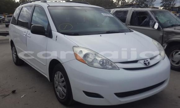 Buy New Toyota Sienna White Car in Badagry in Lagos State