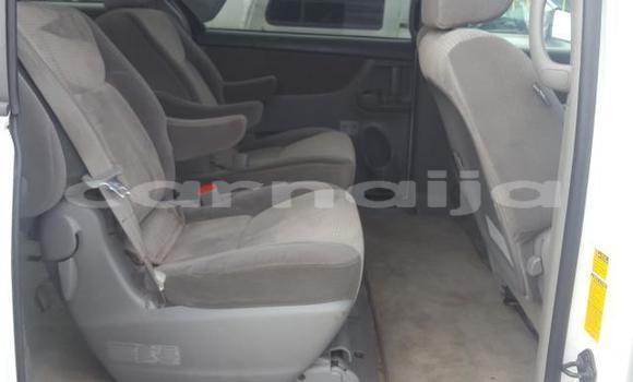 Buy New Toyota Sienna White Car in Badagry in Lagos State Buy New Toyota Sienna White Car in Badagry in Lagos State