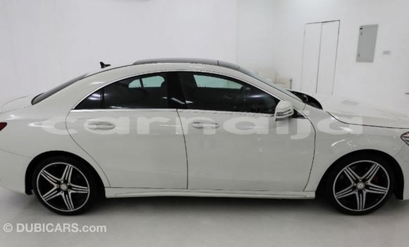 Acheter Import Voiture Mercedes-Benz 250 Blanc à Import - Dubai, État d'Abia Acheter Import Voiture Mercedes-Benz 250 Blanc à Import - Dubai, État d'Abia