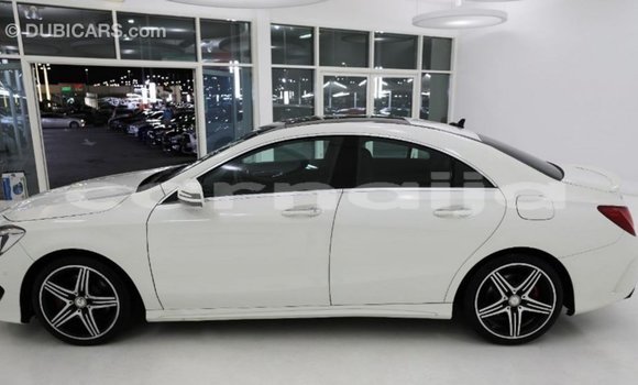 Acheter Import Voiture Mercedes-Benz 250 Blanc à Import - Dubai, État d'Abia Acheter Import Voiture Mercedes-Benz 250 Blanc à Import - Dubai, État d'Abia