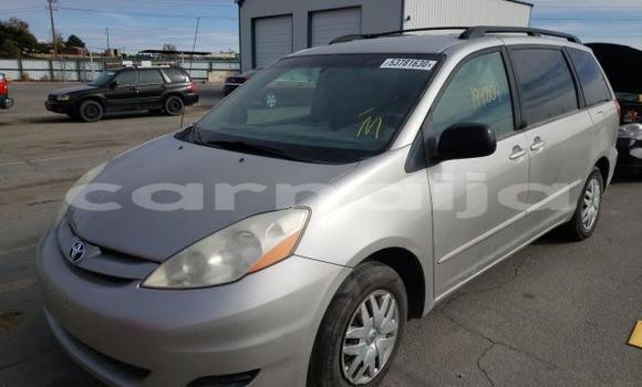 Acheter Occasion Voiture Toyota Sienna Beige à Port Harcourt, Rivers State