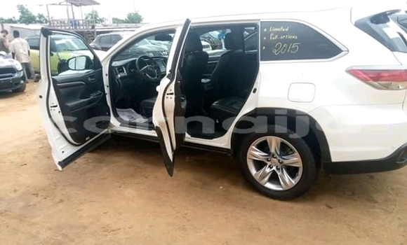 Acheter Neuf Voiture Toyota Highlander Blanc à Abakaliki, État d'Ebonyi Acheter Neuf Voiture Toyota Highlander Blanc à Abakaliki, État d'Ebonyi