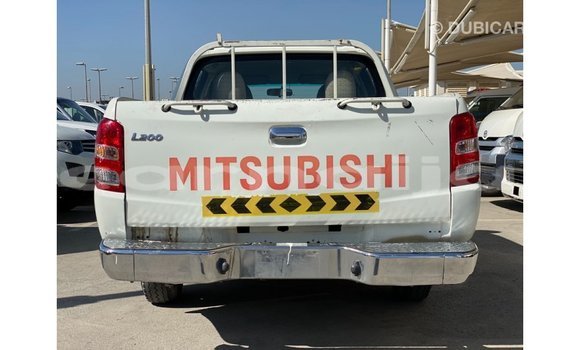 Buy Import Mitsubishi L200 White Car in Import - Dubai in Abia State Buy Import Mitsubishi L200 White Car in Import - Dubai in Abia State