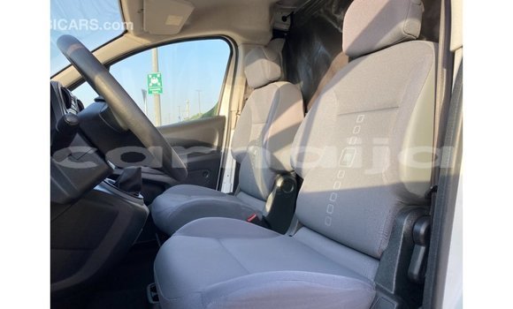 Acheter Import Voiture Citroen Berlingo Blanc à Import - Dubai, État d'Abia Acheter Import Voiture Citroen Berlingo Blanc à Import - Dubai, État d'Abia