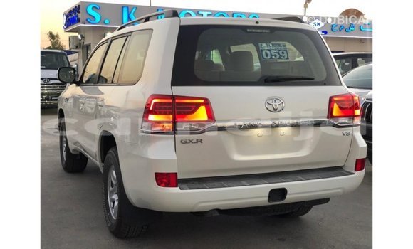 Acheter Import Voiture Toyota Land Cruiser Blanc à Import - Dubai, État d'Abia Acheter Import Voiture Toyota Land Cruiser Blanc à Import - Dubai, État d'Abia