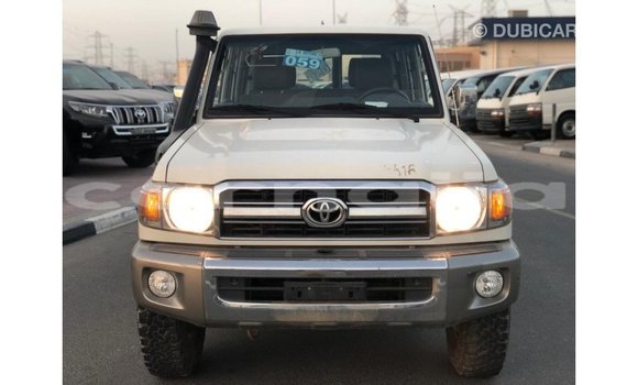Acheter Import Voiture Toyota Land Cruiser Blanc à Import - Dubai, État d'Abia Acheter Import Voiture Toyota Land Cruiser Blanc à Import - Dubai, État d'Abia