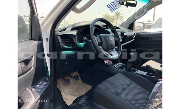 Buy Import Toyota Hilux White Car in Import - Dubai in Abia State Buy Import Toyota Hilux White Car in Import - Dubai in Abia State