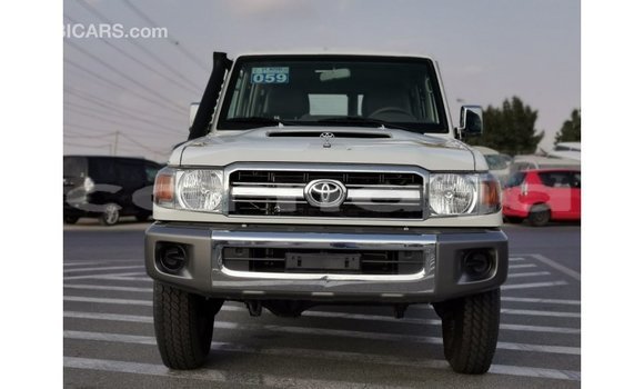 Acheter Import Voiture Toyota Land Cruiser Blanc à Import - Dubai, État d'Abia Acheter Import Voiture Toyota Land Cruiser Blanc à Import - Dubai, État d'Abia