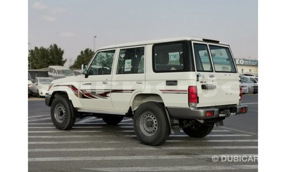 Acheter Import Voiture Toyota Land Cruiser Blanc à Import - Dubai, État d'Abia Acheter Import Voiture Toyota Land Cruiser Blanc à Import - Dubai, État d'Abia