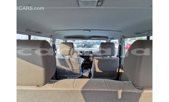 Acheter Import Voiture Toyota Land Cruiser Blanc à Import - Dubai, État d'Abia Acheter Import Voiture Toyota Land Cruiser Blanc à Import - Dubai, État d'Abia