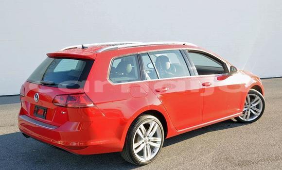 Acheter Import Voiture Volkswagen Golf Sportsvan Rouge à Ville de Festac, État de Lagos Acheter Import Voiture Volkswagen Golf Sportsvan Rouge à Ville de Festac, État de Lagos
