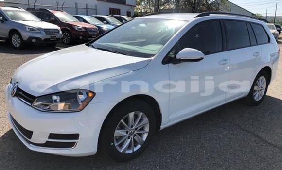 Acheter Import Voiture Volkswagen Golf Sportsvan Blanc à Anambra, Anambra Acheter Import Voiture Volkswagen Golf Sportsvan Blanc à Anambra, Anambra