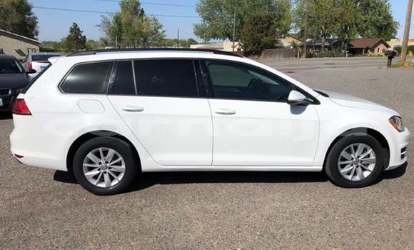 Acheter Import Voiture Volkswagen Golf Sportsvan Blanc à Anambra, Anambra Acheter Import Voiture Volkswagen Golf Sportsvan Blanc à Anambra, Anambra